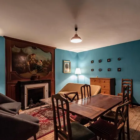Clicquot Apartment